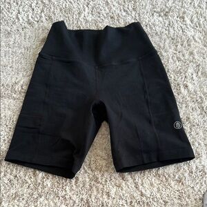 Solid Black Mid-Thigh Bike Shorts with Textured Knit